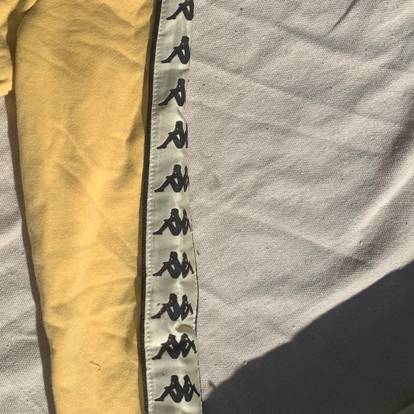 Yellow cropped kappa pull over - Picture 4 of 4